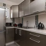 Amazing 2 Bedroom Location Apartman *