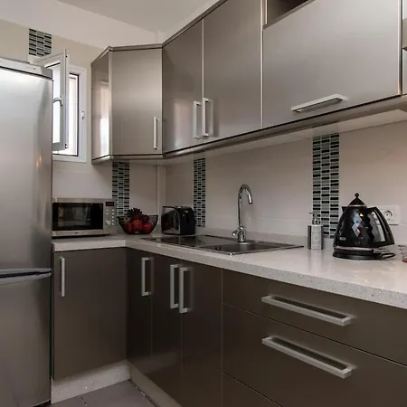 Amazing 2 Bedroom Location Daire *