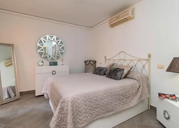 Amazing 2 Bedroom Location アパート アデヘ